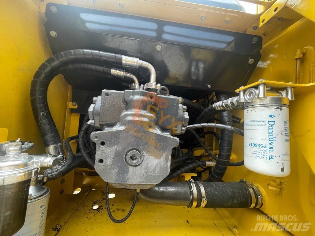 Komatsu PC 220 Bagri goseničarji