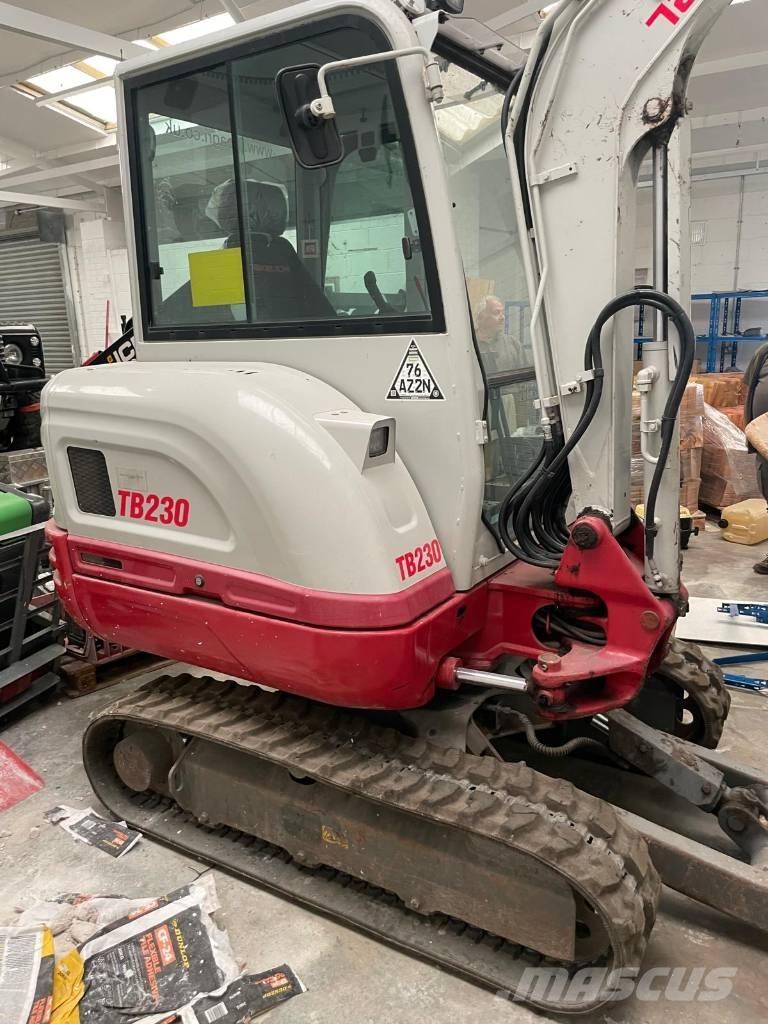 Takeuchi TB 230 Mini bagri <7t