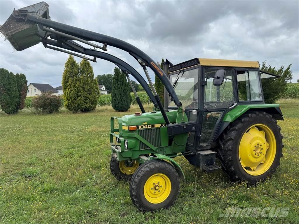 John Deere 1040 S Traktorji