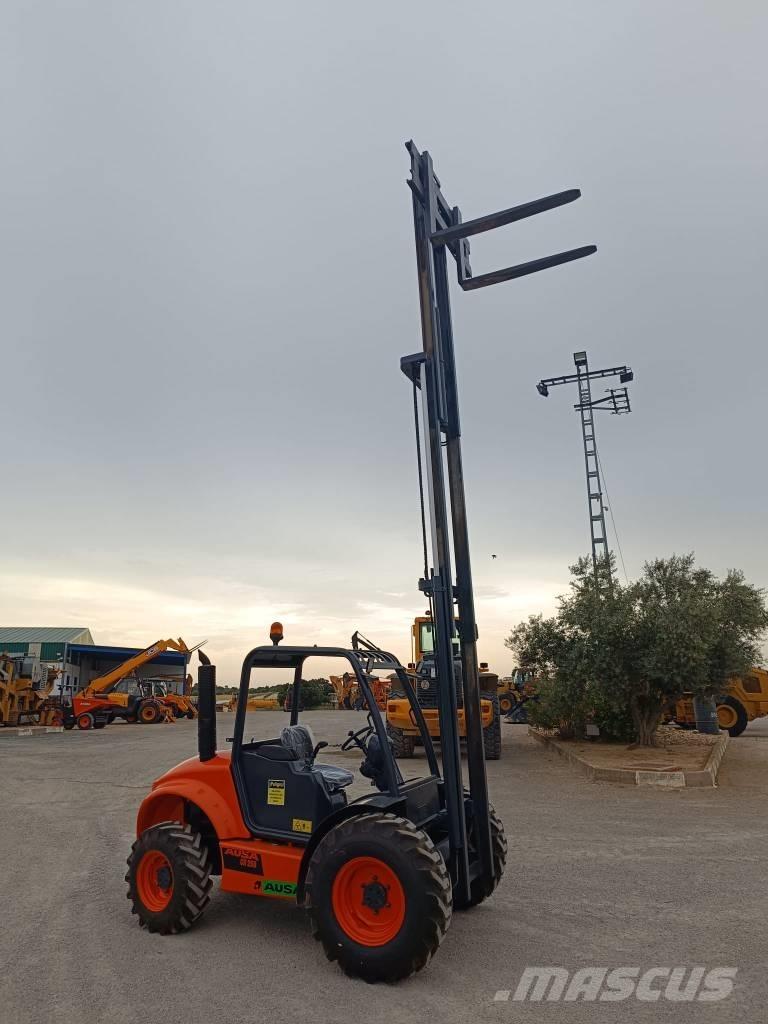 Ausa CH 250 X4 Terenski viličar