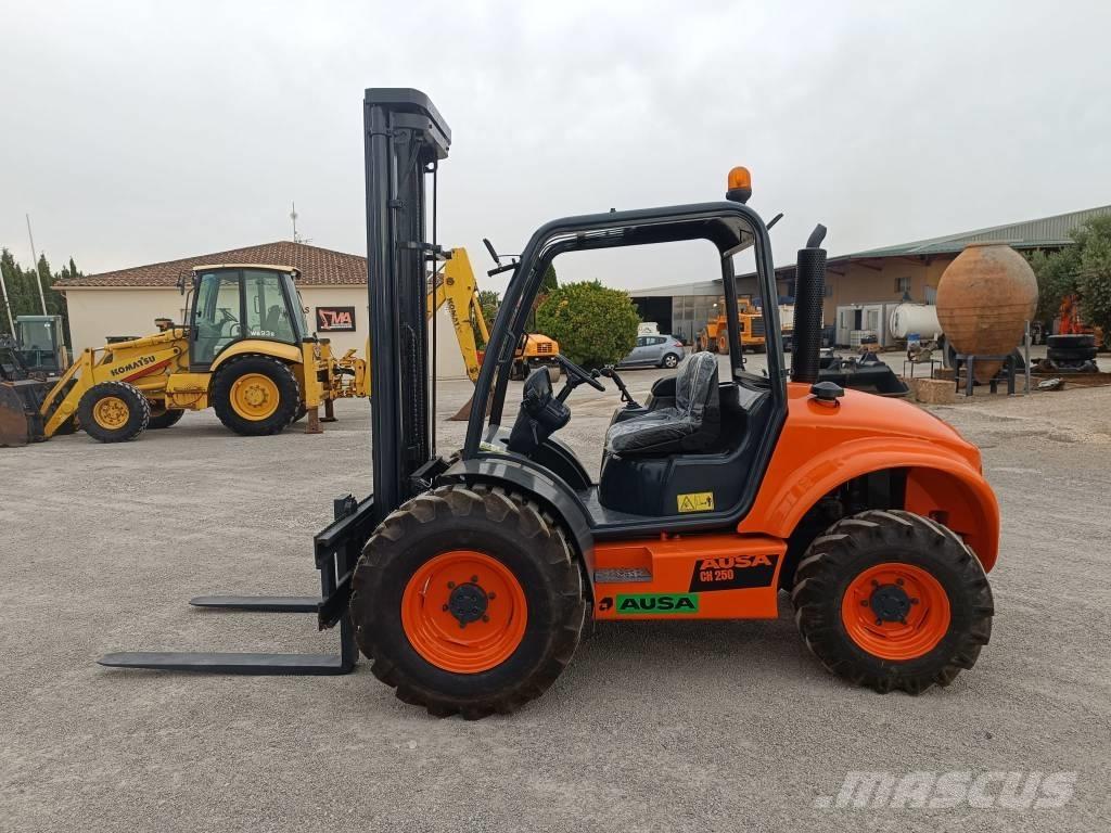 Ausa CH 250 X4 Terenski viličar