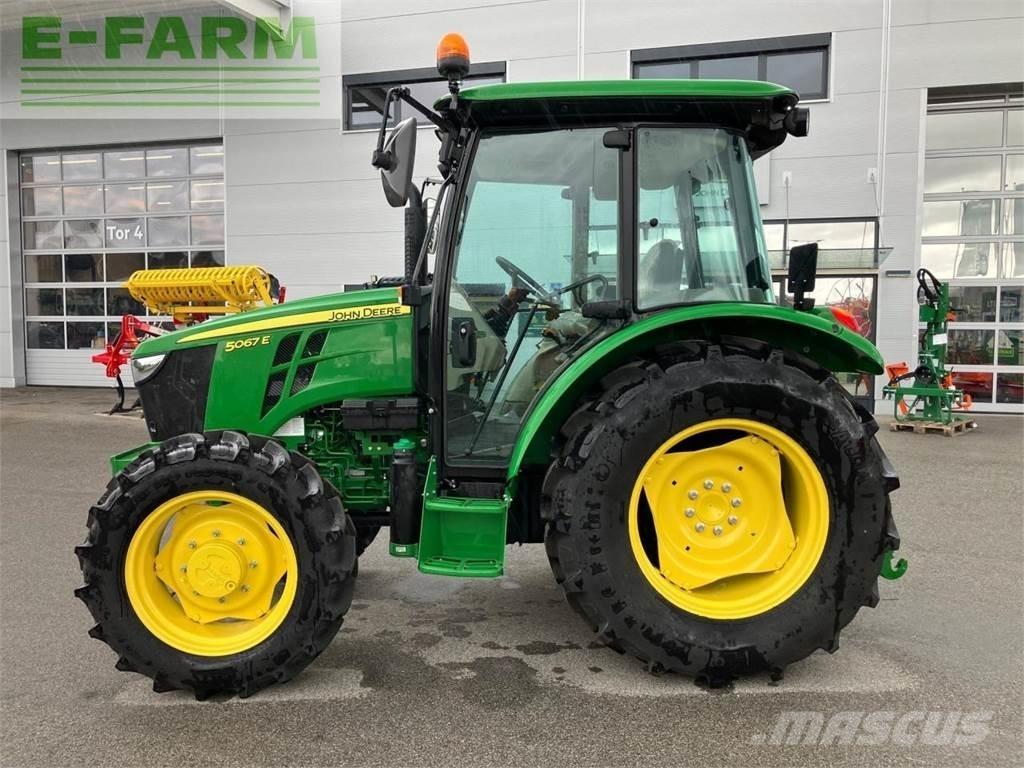 John Deere 5067E Traktorji