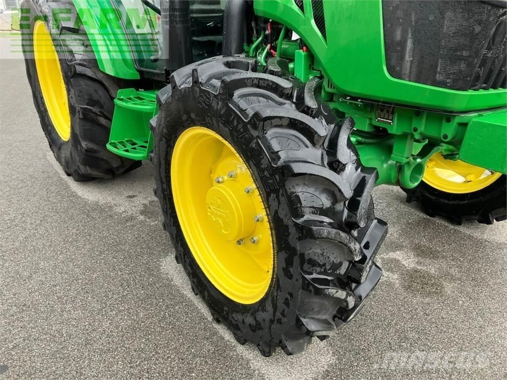 John Deere 5067E Traktorji