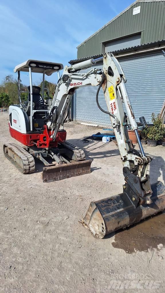 Takeuchi TB 225 Mini bagri <7t