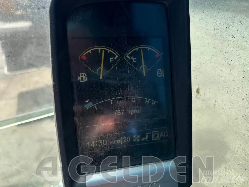 Volvo EC240CL Bagri goseničarji