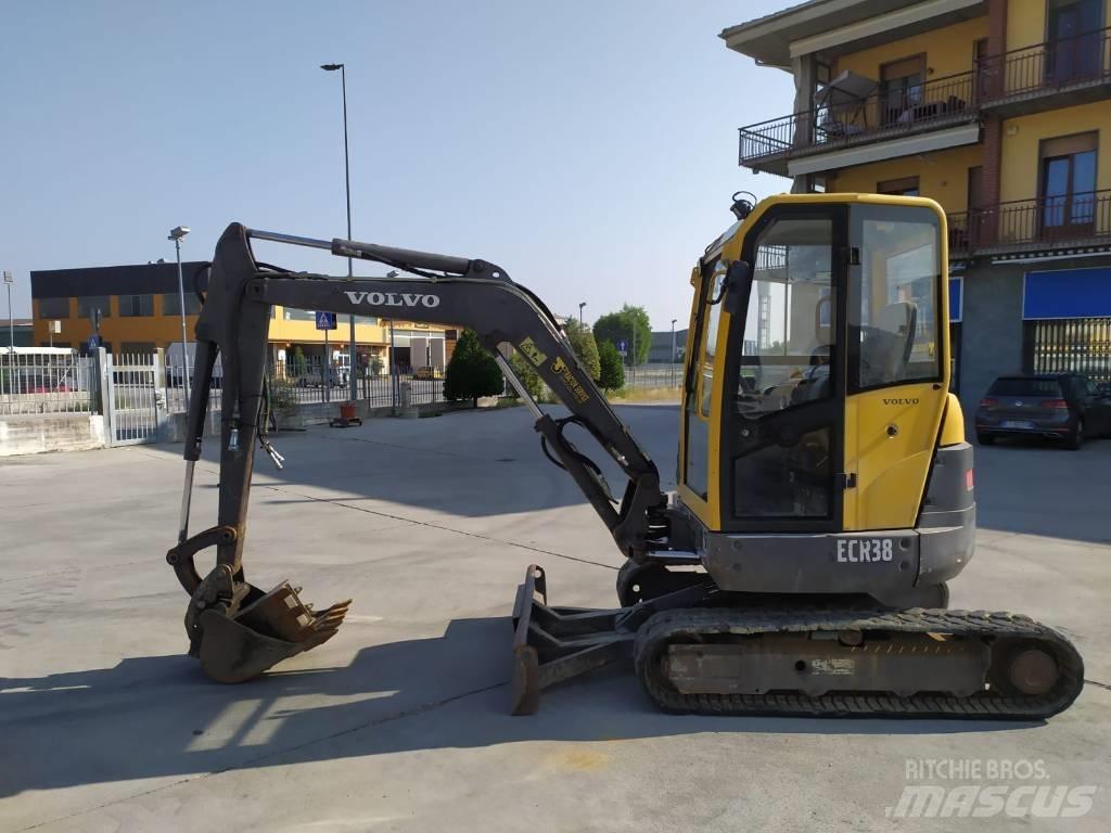 Volvo ECR 38 Mini bagri <7t