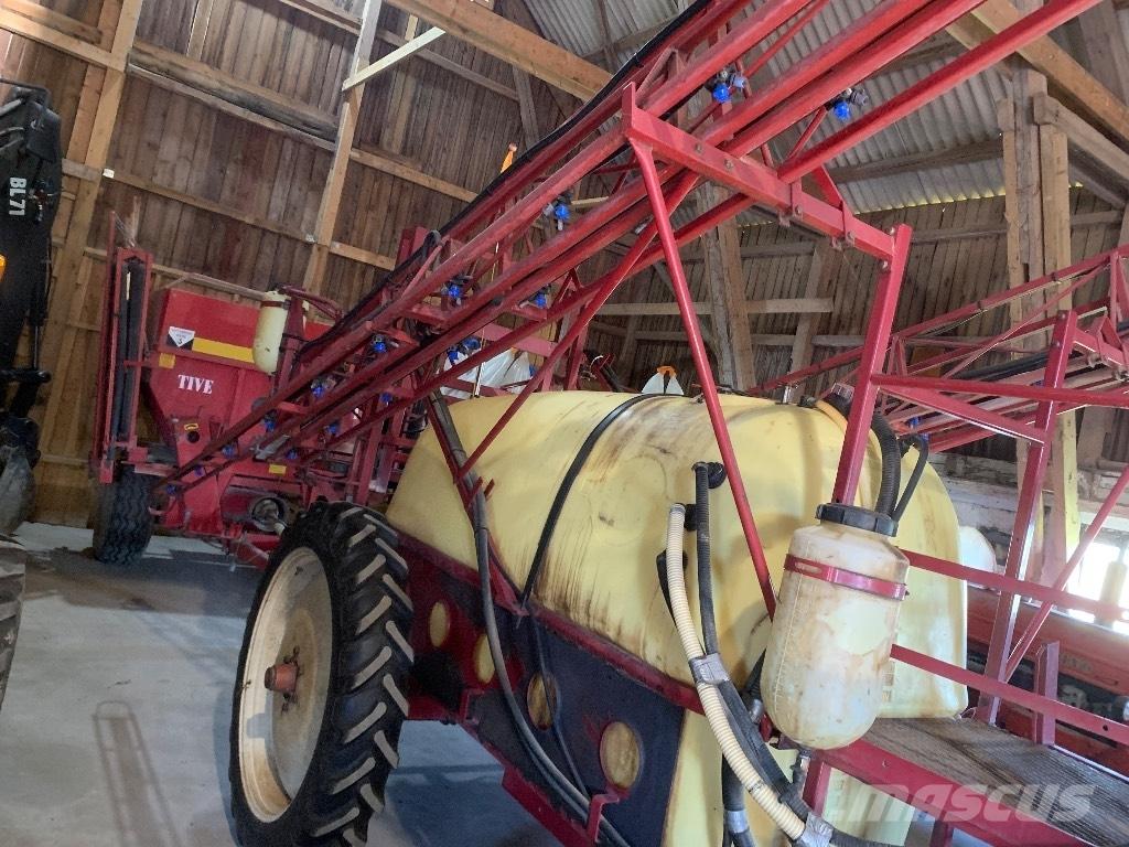 Hardi TZY 2400 Vlečne škropilnice