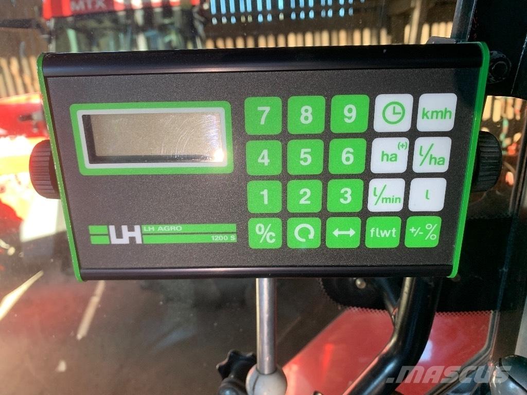 Hardi TZY 2400 Vlečne škropilnice