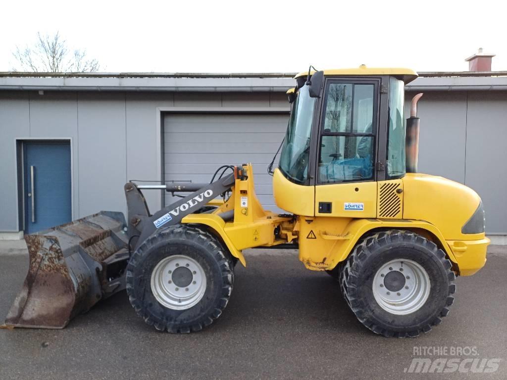 Volvo L 30 B Kolesni nakladalci