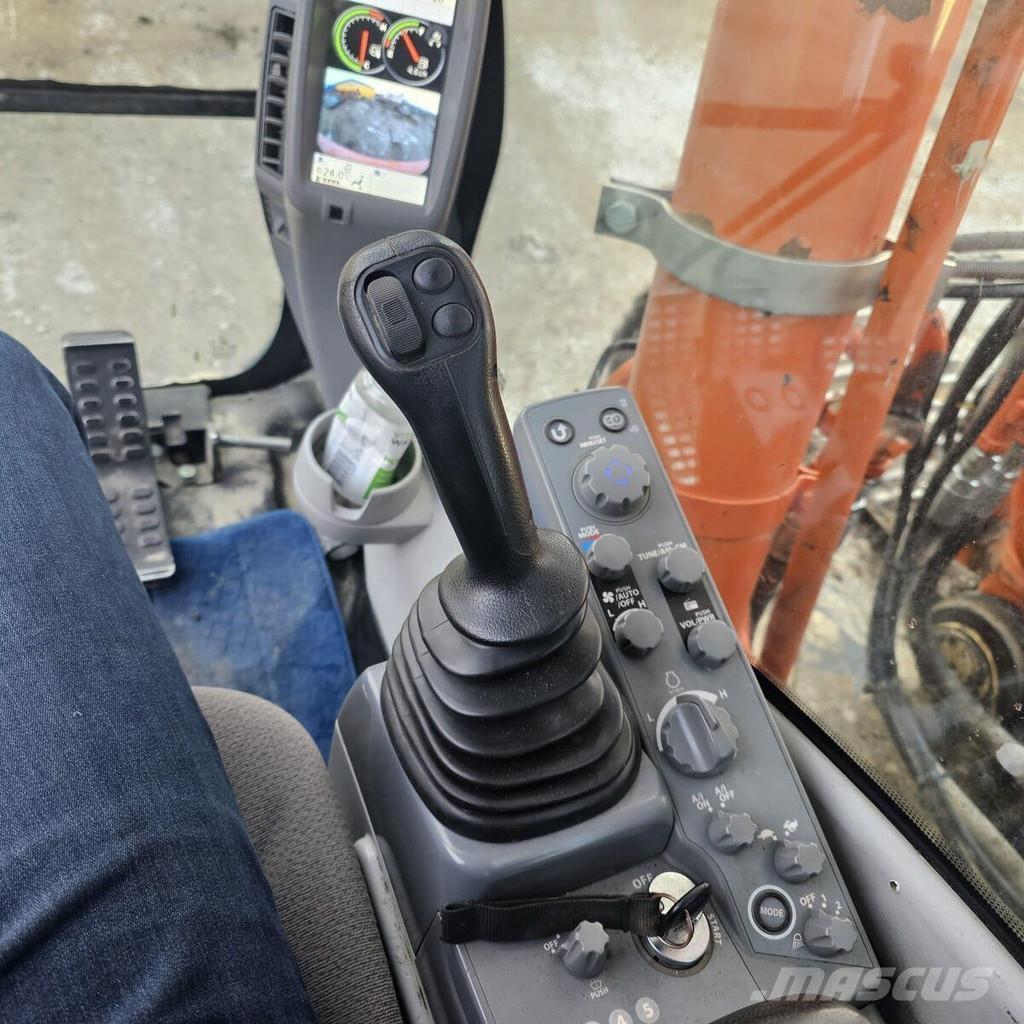 Hitachi ZX350LC-6 Bagri goseničarji