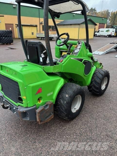 Avant 528 Traktorji