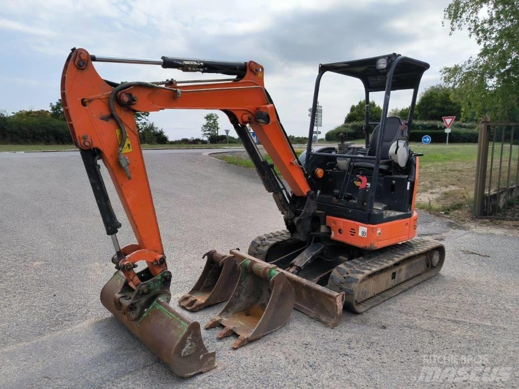 Hitachi ZX 26 U-5 A Mini bagri <7t