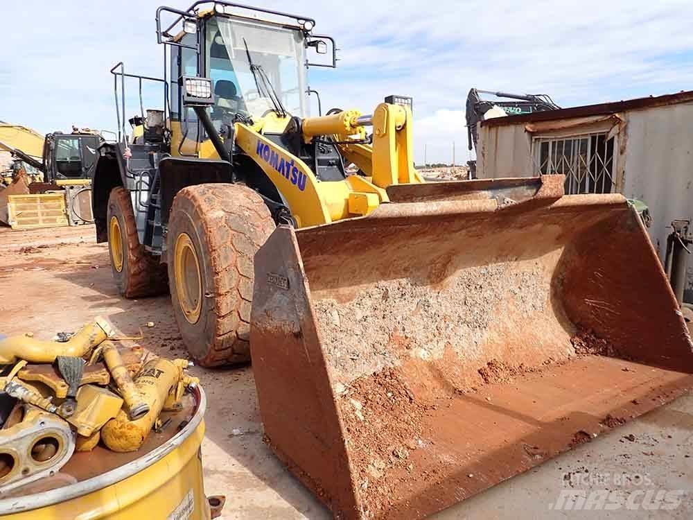 Komatsu WA380-8 Kolesni nakladalci