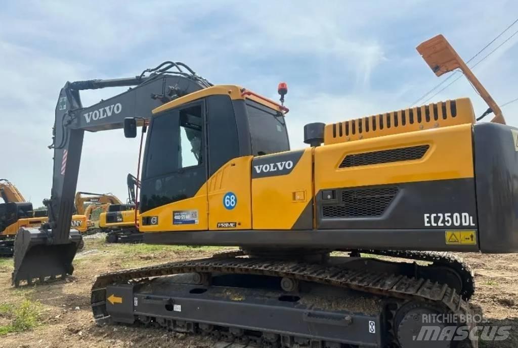 Volvo EC 250 D L Bagri goseničarji