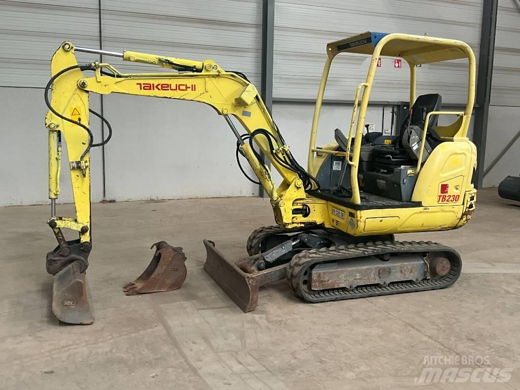 Takeuchi TB 230 Mini bagri <7t