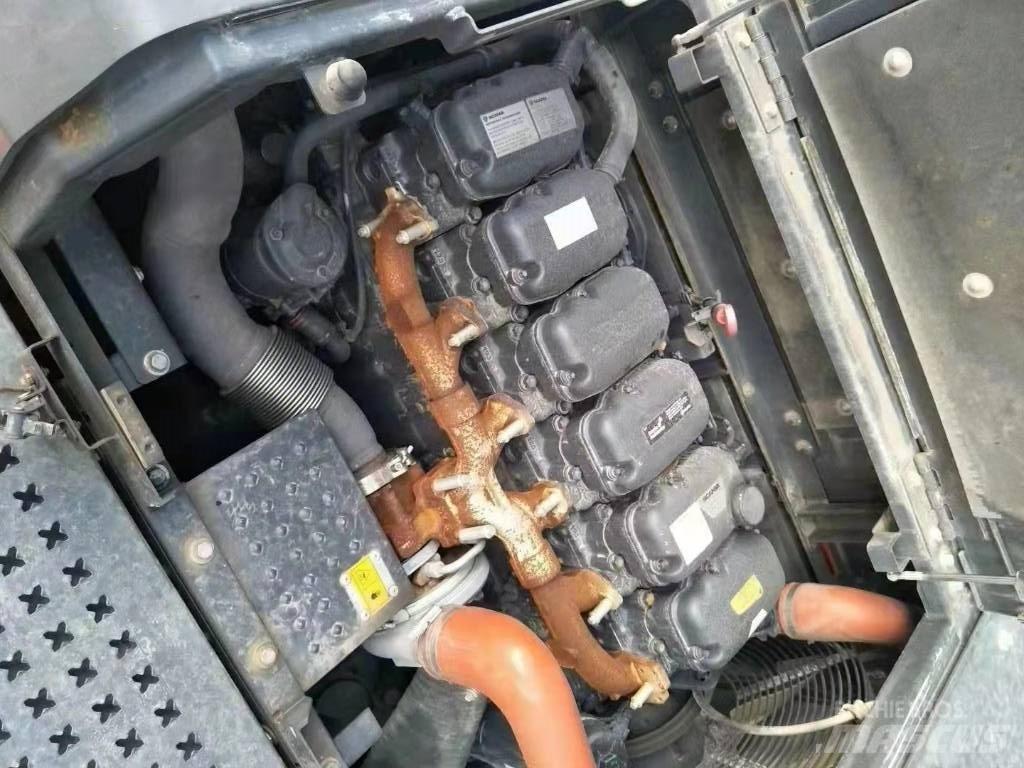 Doosan DX 530 Bagri goseničarji