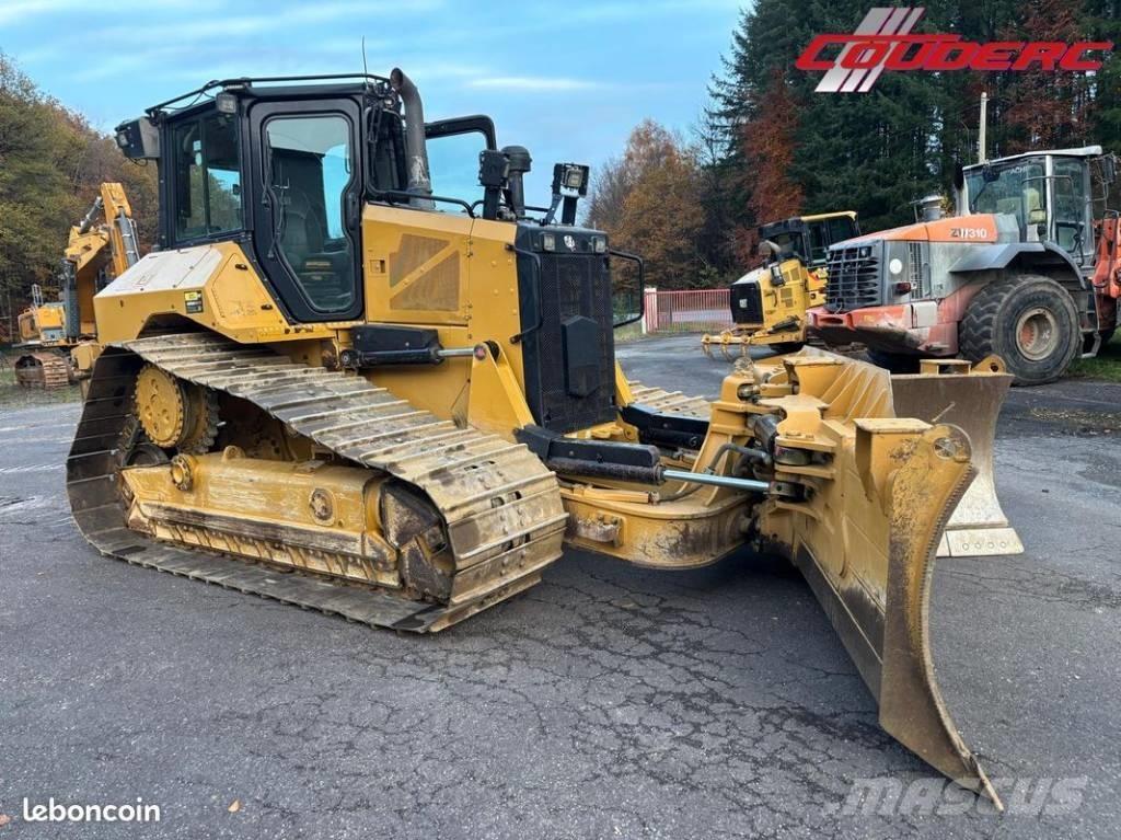 CAT D 5 Buldožerji goseničarji