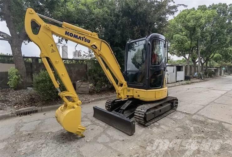 Komatsu PC35 Mini bagri <7t