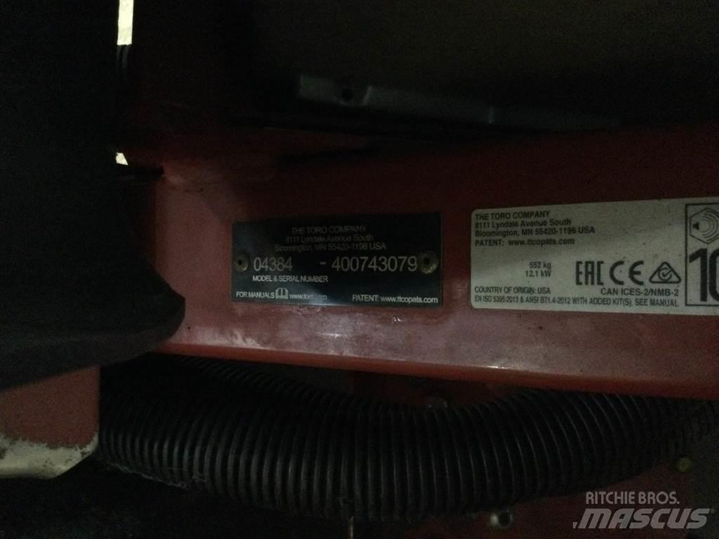 Toro 3250D Vrtni traktor kosilnice