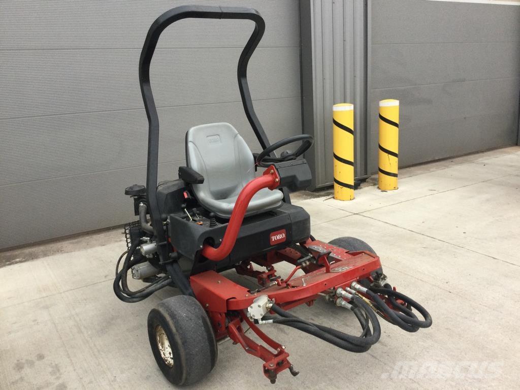 Toro 3250D Vrtni traktor kosilnice