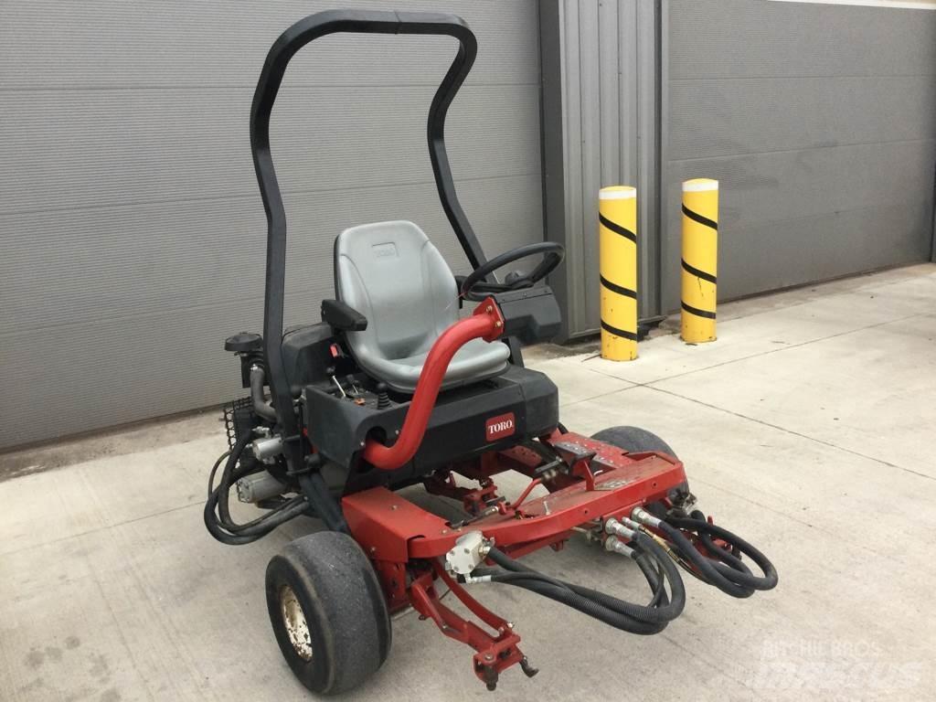 Toro 3250D Vrtni traktor kosilnice