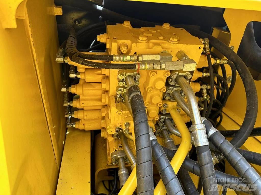 Komatsu PC 240 Bagri goseničarji