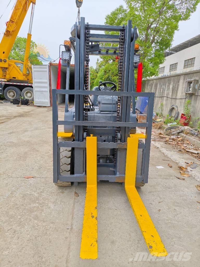 Komatsu FD 30 Dizelski viličarji