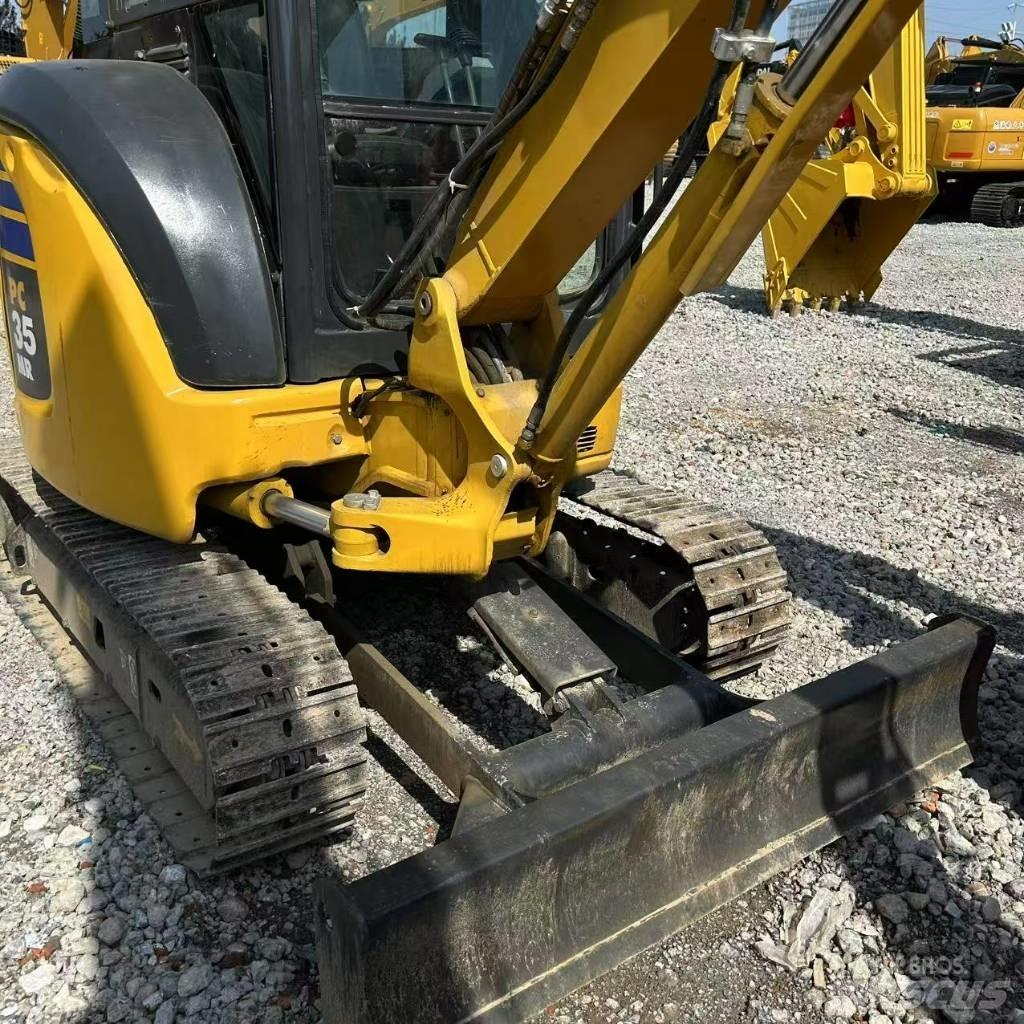 Komatsu 35 Bagri goseničarji