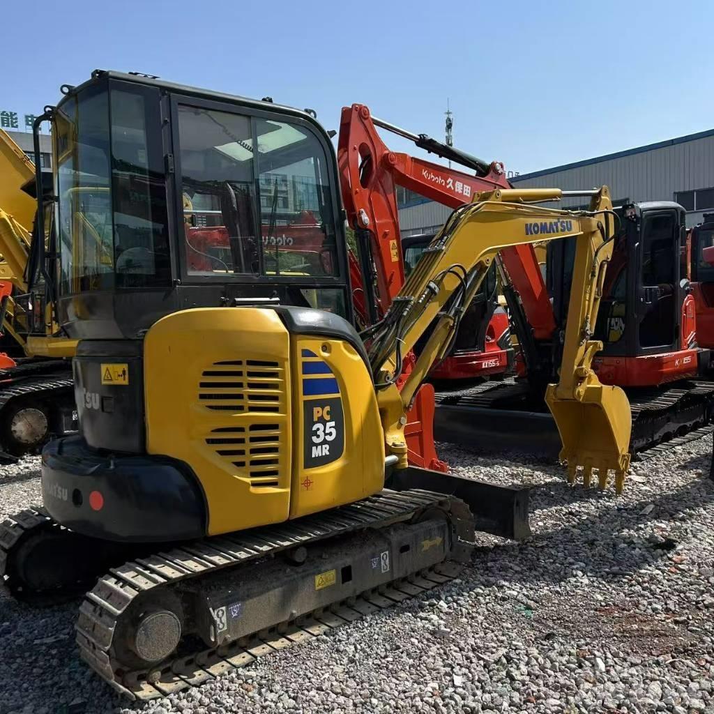 Komatsu 35 Bagri goseničarji