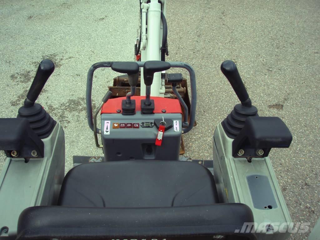 Takeuchi TB 210 R Mini bagri <7t