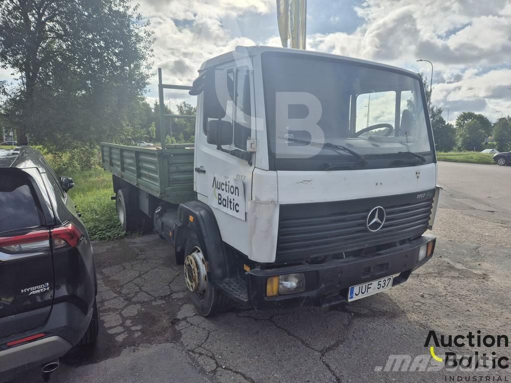 Mercedes-Benz 1117 Tovornjaki s kesonom/platojem