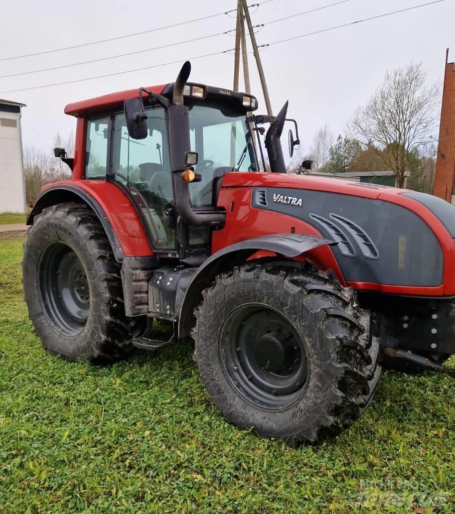 Valtra T 202 Versu Traktorji