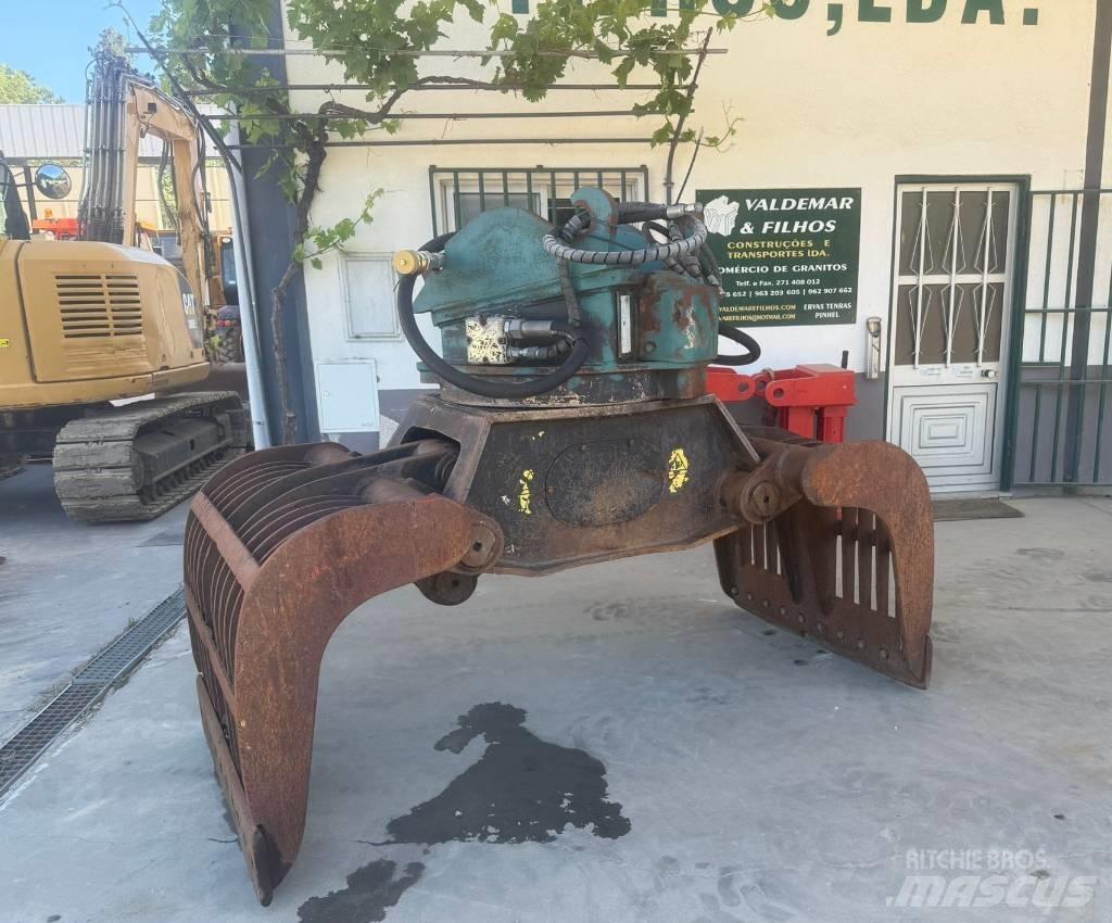 CAT G 320B-D Grabeži