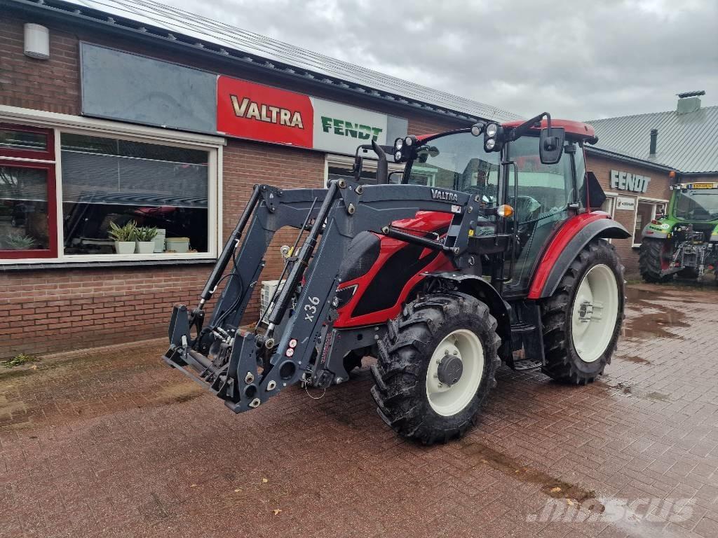 Valtra A 94 Traktorji
