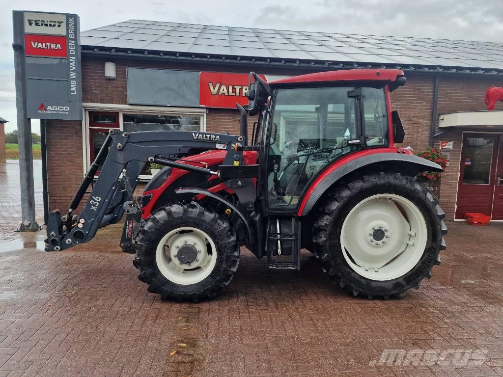 Valtra A 94 Traktorji