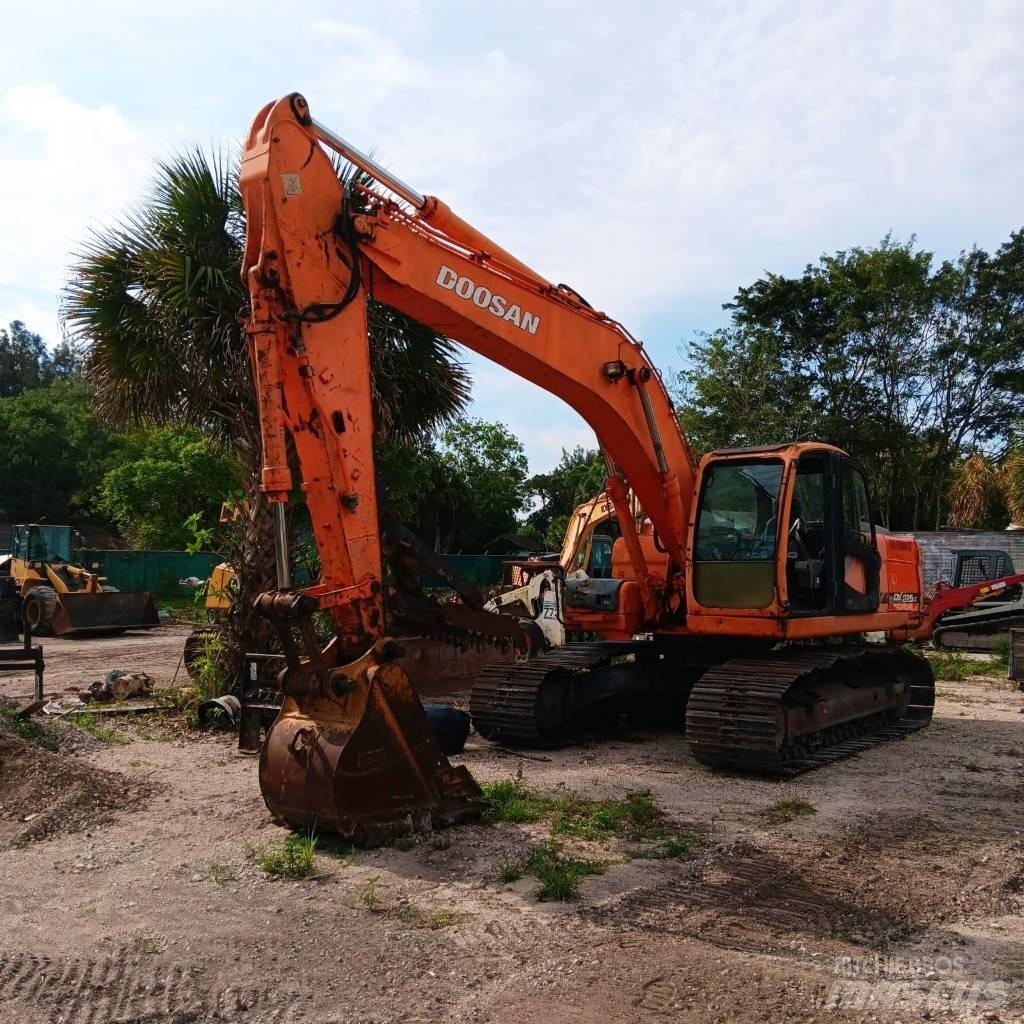 Doosan DX 225 LC Bagri goseničarji