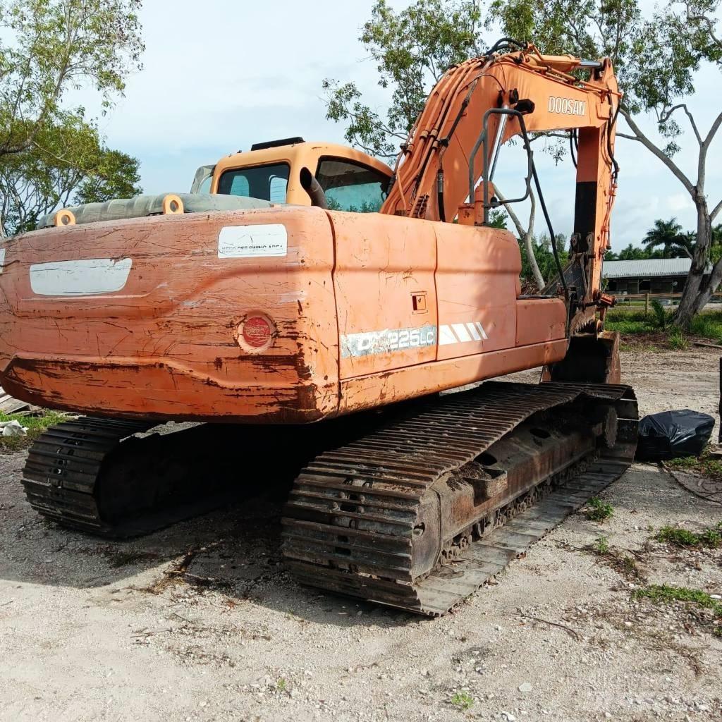 Doosan DX 225 LC Bagri goseničarji