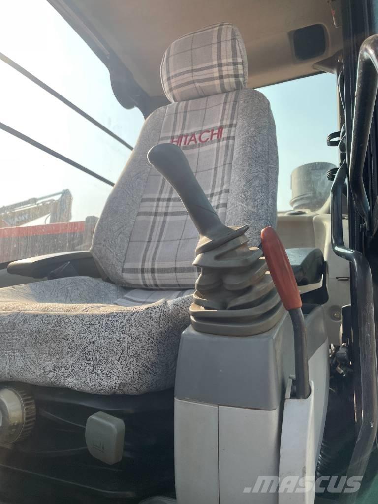 Hitachi ZX 130 Bagri goseničarji
