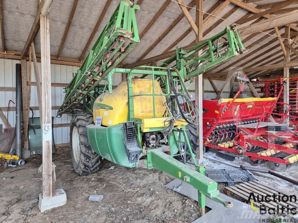 John Deere 732 Vlečne škropilnice