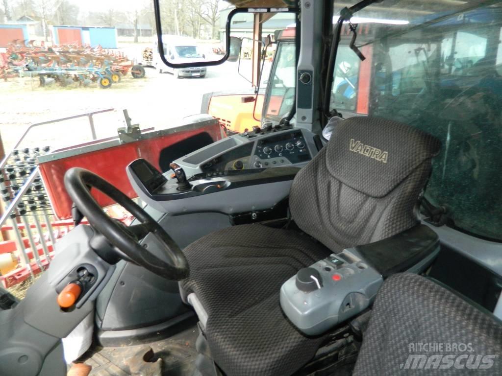 Valtra T 234 V Traktorji