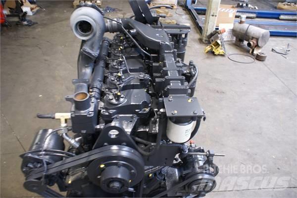 Komatsu SA6D125 E2 Motorji