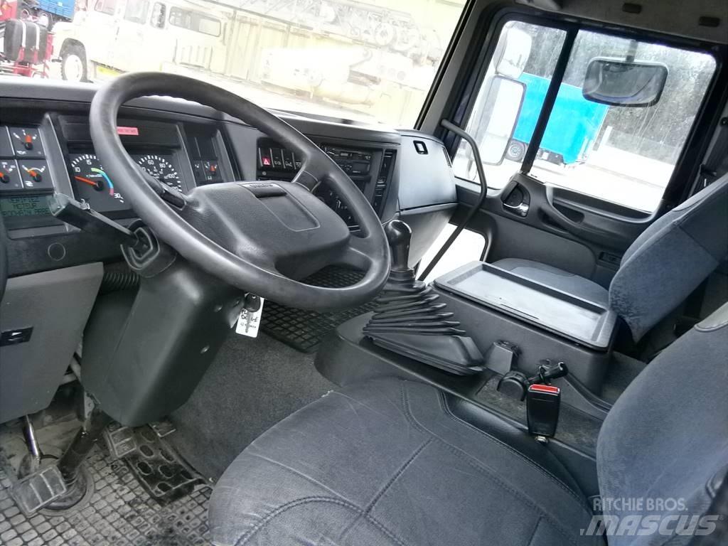 volvo FL6 220 Tovornjaki zabojniki