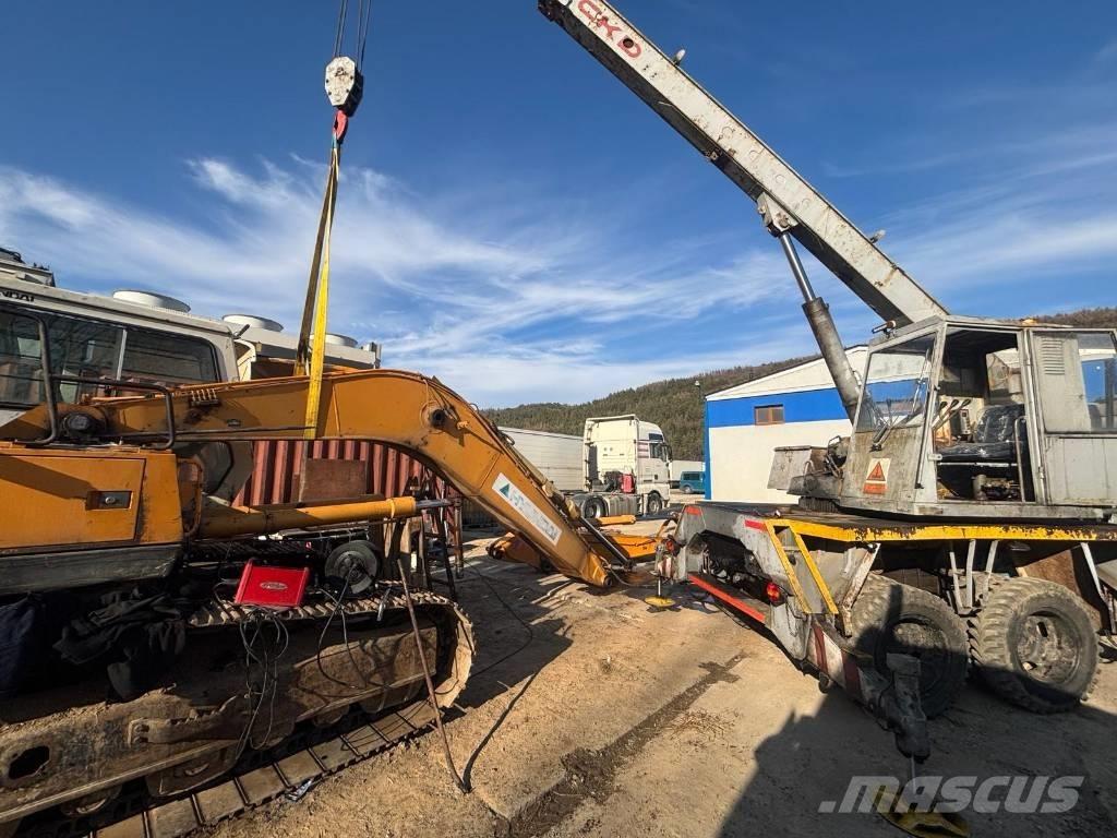 Hyundai Robex 210 LC Bagri goseničarji