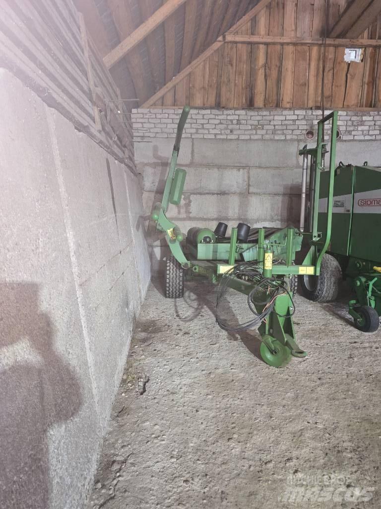 Pronar Z 245 Stroji za zavijanje