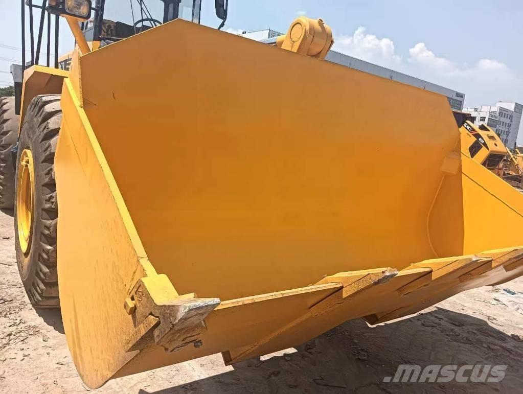 Komatsu WA 470 Kolesni nakladalci