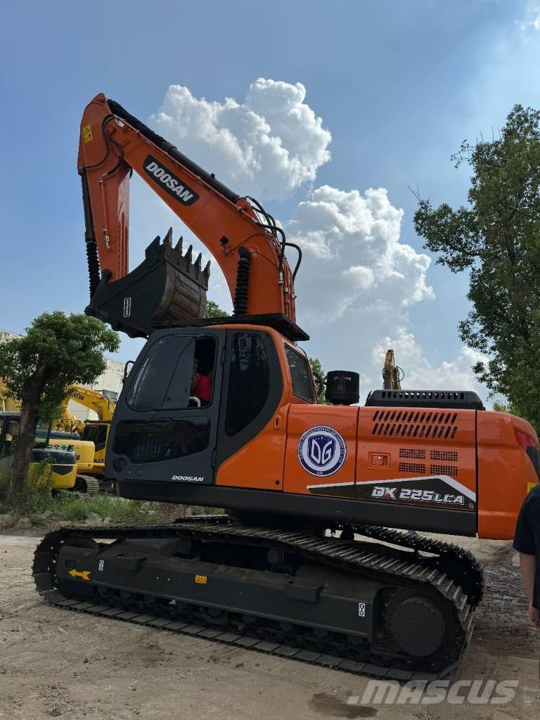 Doosan DX 225 LCA Midi bagri 7t – 12t