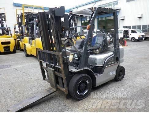 Nissan PL02A20D Plinski viličarji