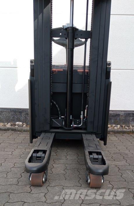 Toyota SWE120L Samopogonski ročni viličarji