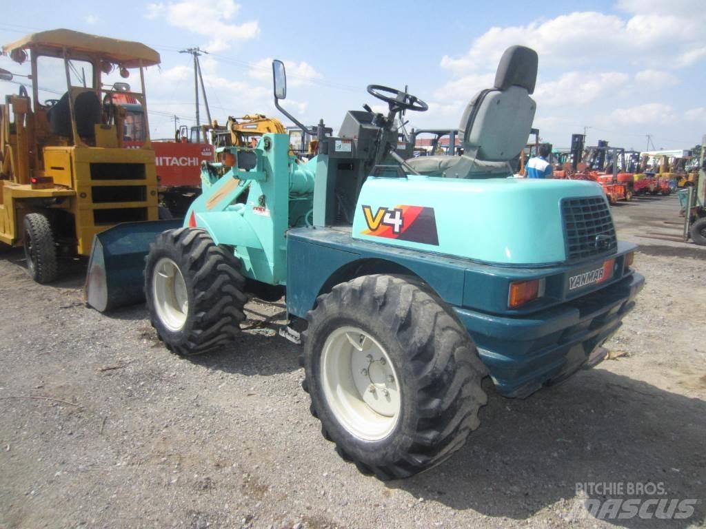 Yanmar V4 Kolesni nakladalci
