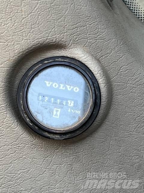 Volvo EC 220 DL Bagri goseničarji